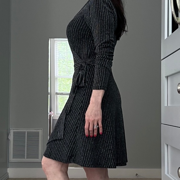 BCBG MAXAZRIA Silver on Black, Metallic lightweight knit Short Wrap Dress - Picture 14 of 14